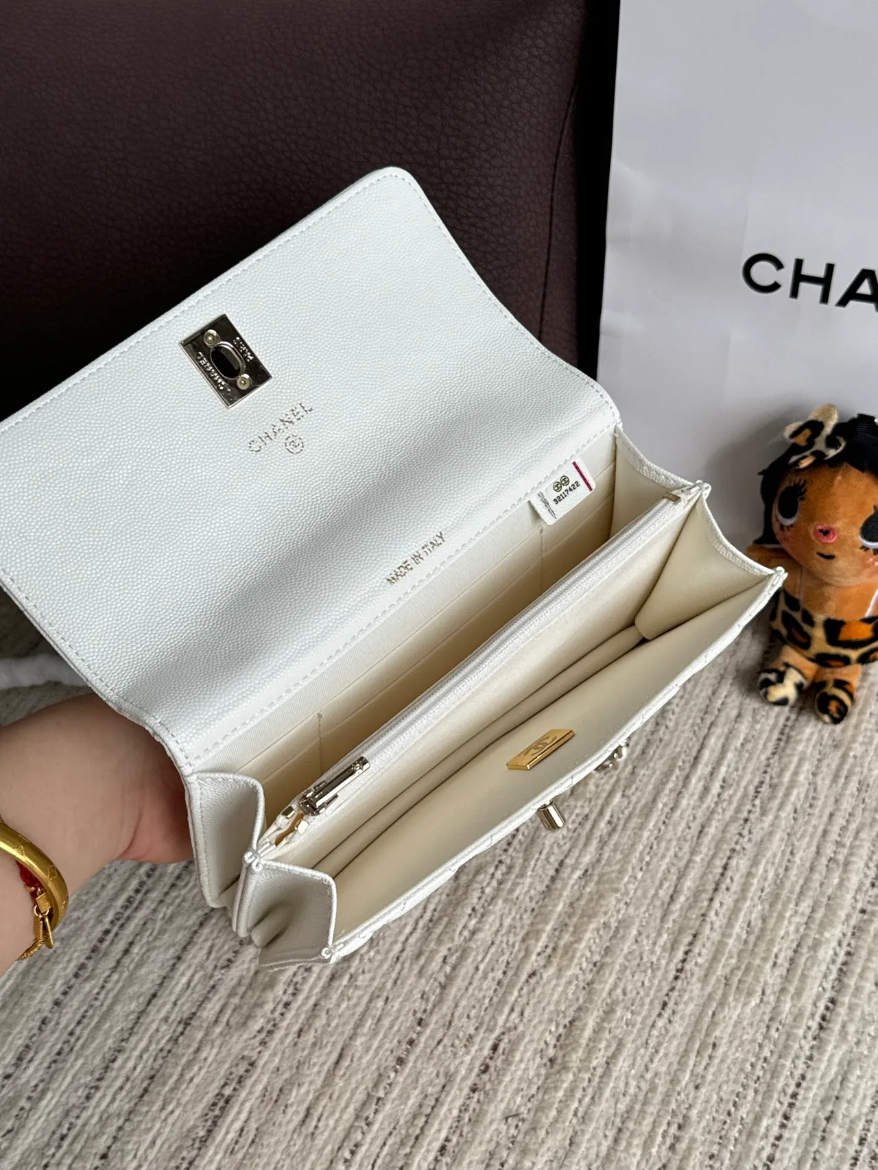 Chanel Clutch in White · view 7