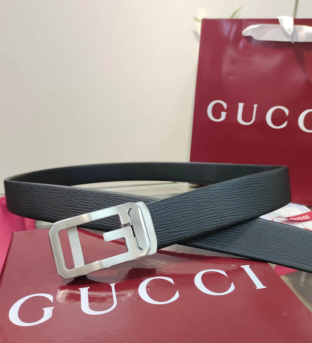 Gucci Calfskin Belt in Black · view 1