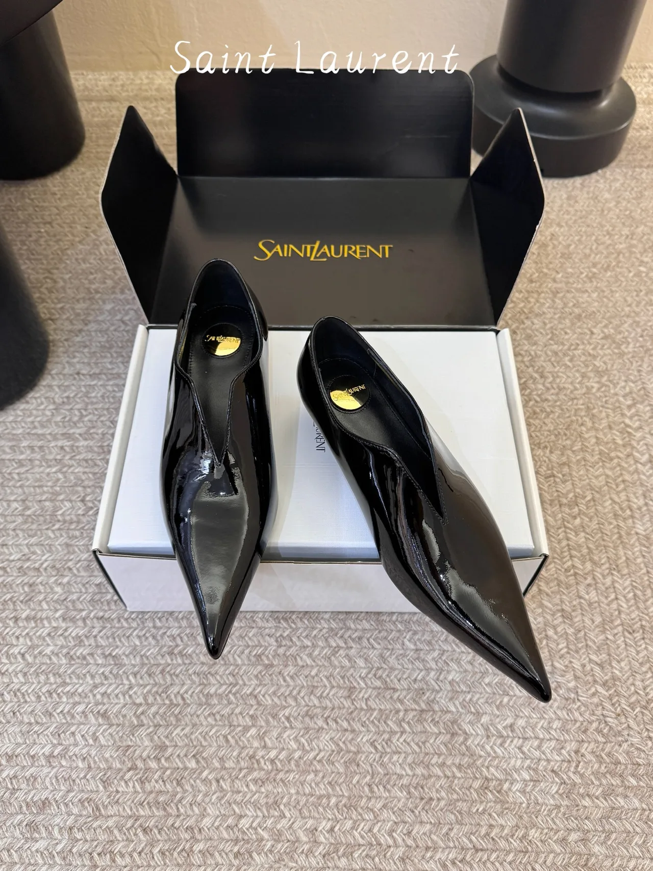 Saint Laurent Patent Leather Glossy Pointed-Toe Pointed Heel Pumps in Black · view 3