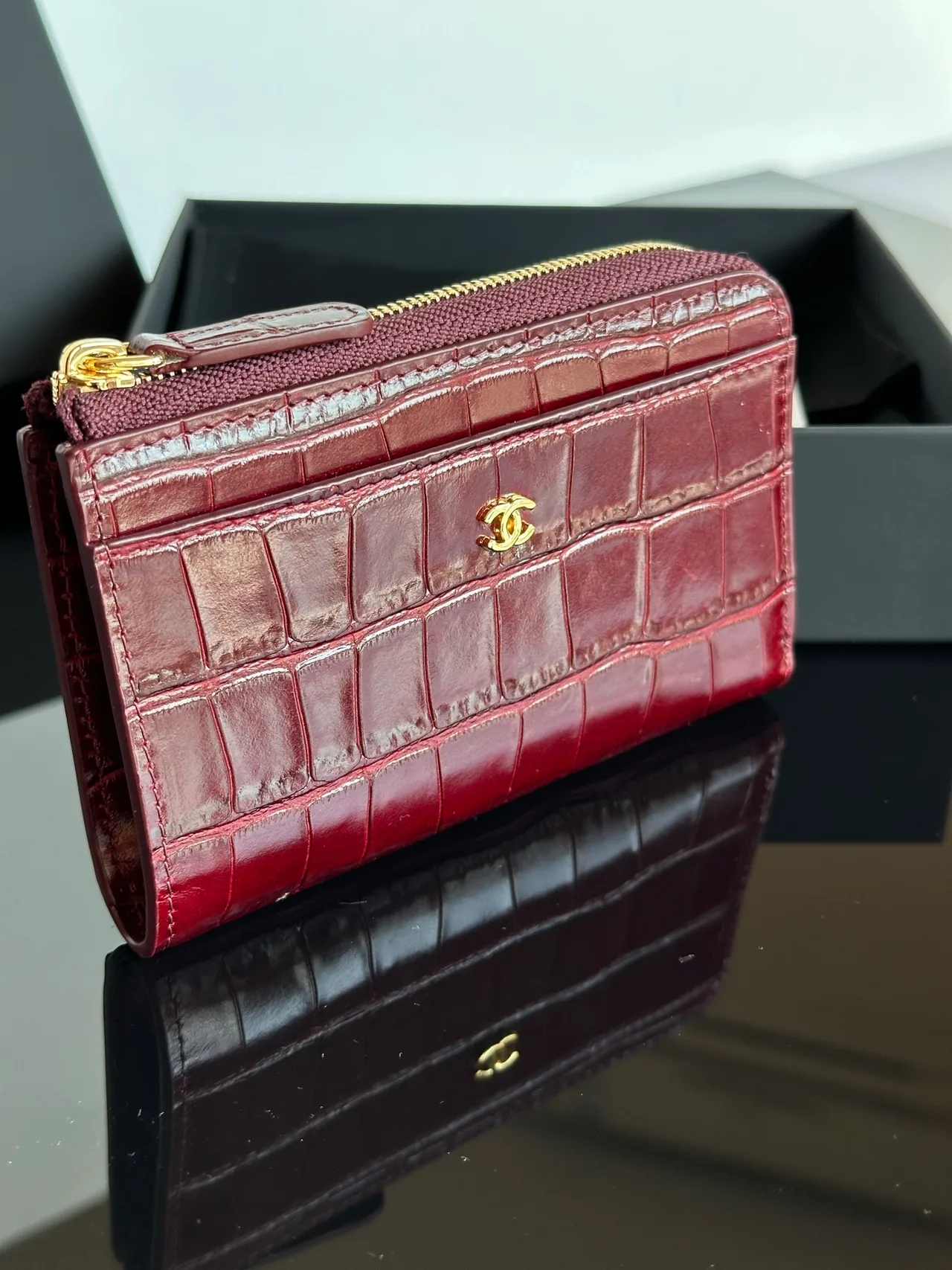 Chanel Glossy Wallet in Burgundy · view 3