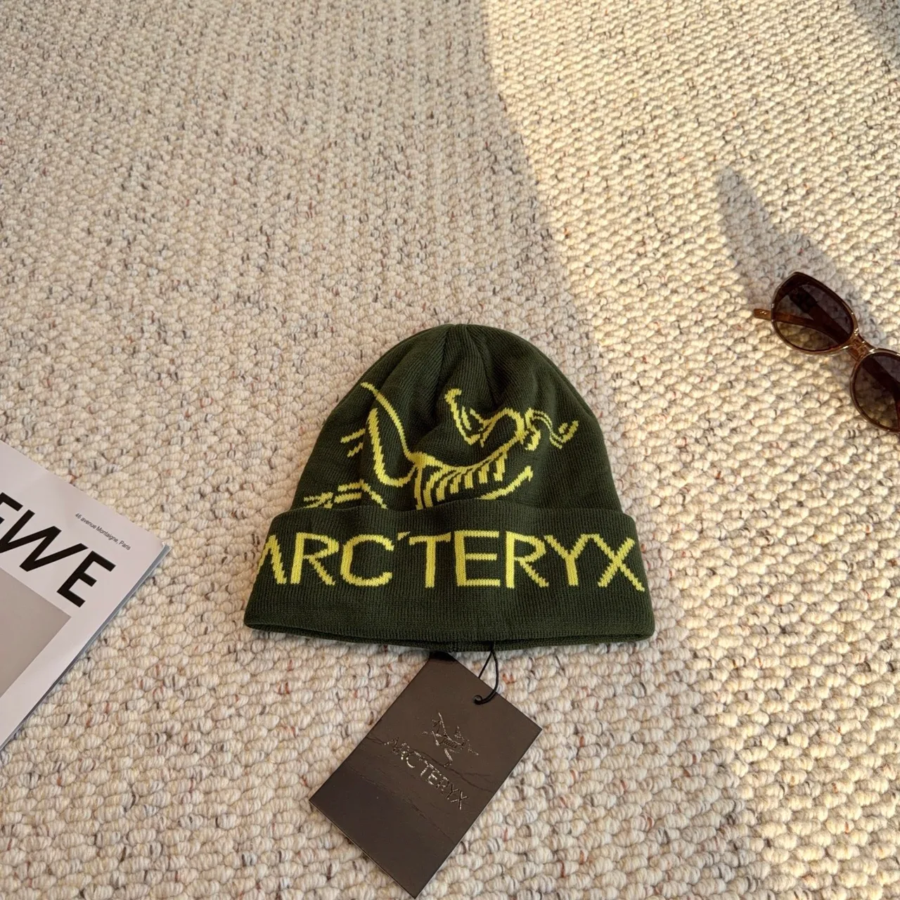 Arc'teryx Logo Beanie in Green · view 1