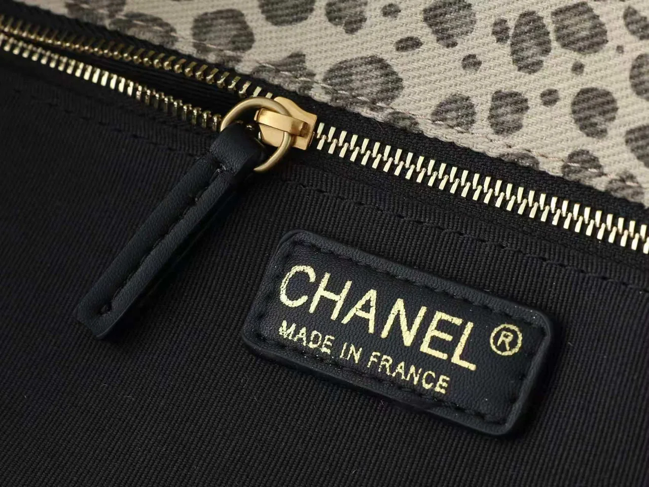 Chanel Hobo Bag in Beige · view 8