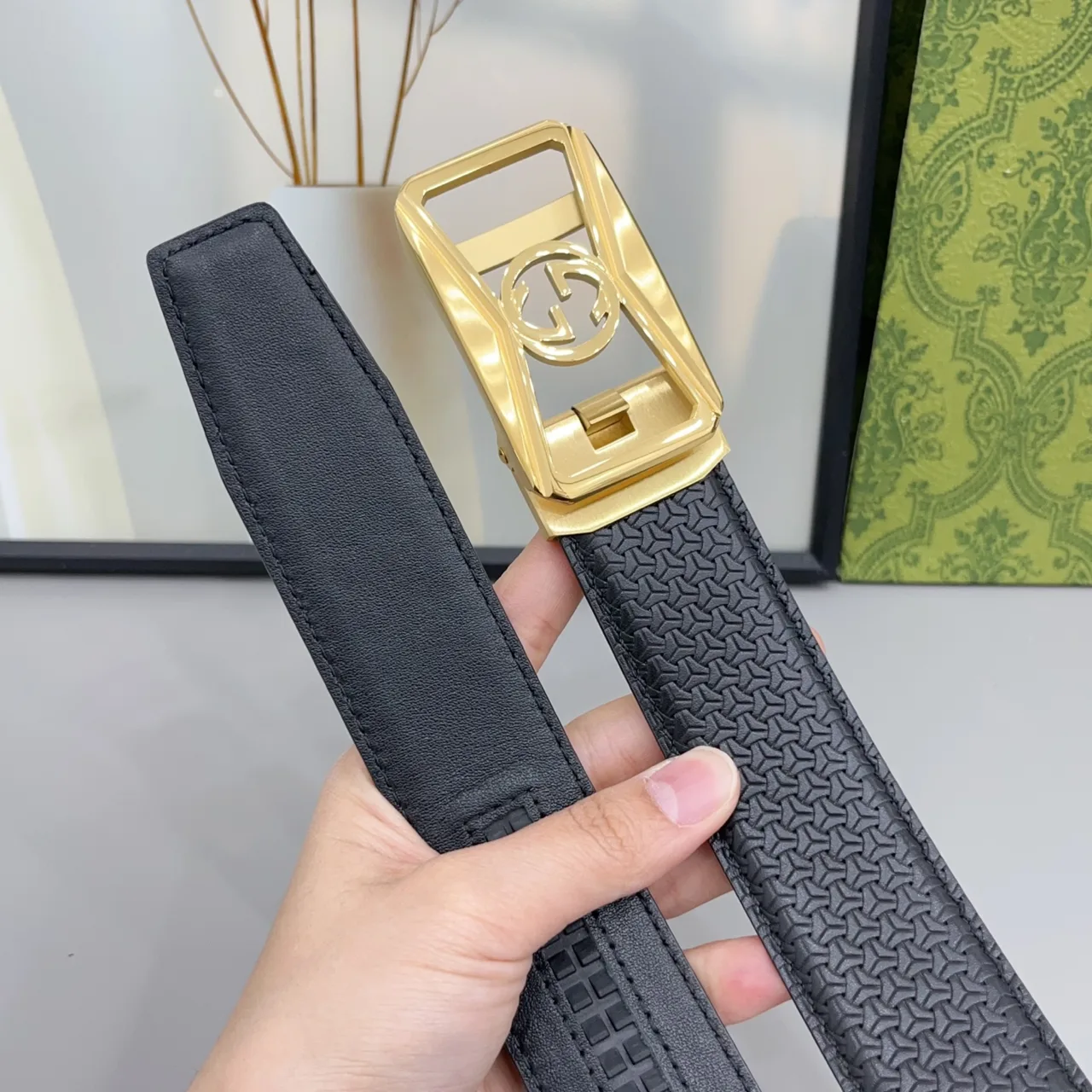Gucci Glossy Belt in Black · view 4