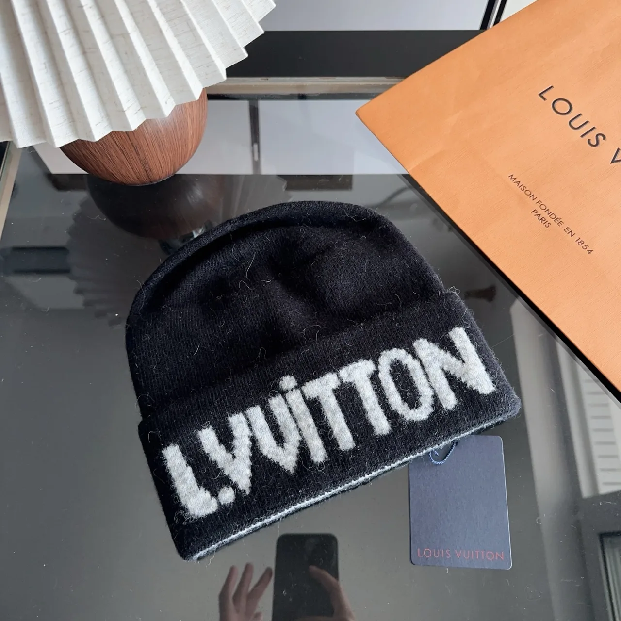 Louis Vuitton Beanie in Black · view 5