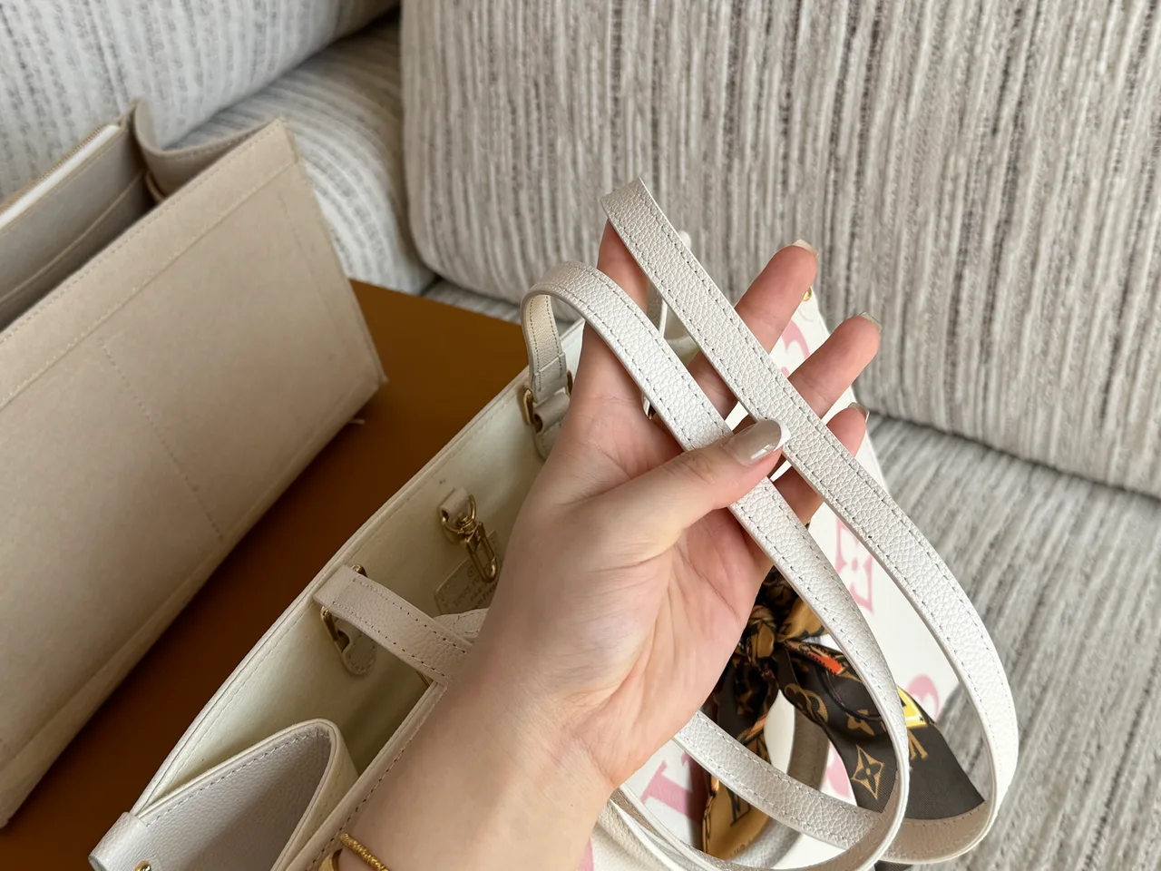Louis Vuitton OnTheGo Mini Monogram Top-Handle Tote in White · view 6