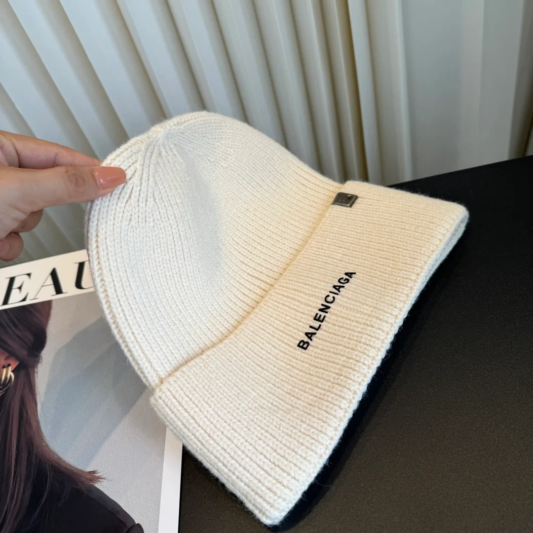 Balenciaga Beanie in White · view 6