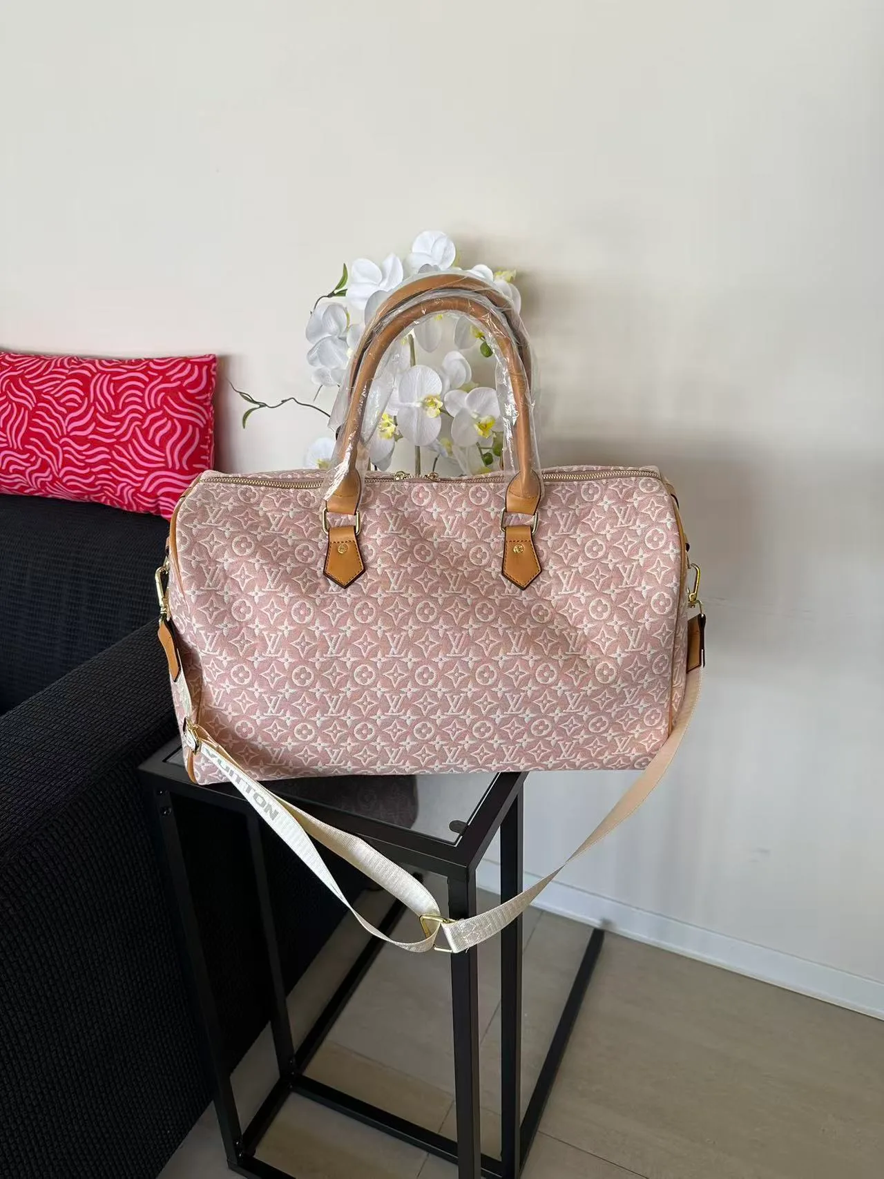 Louis Vuitton Duffel Bag in Pink · view 6