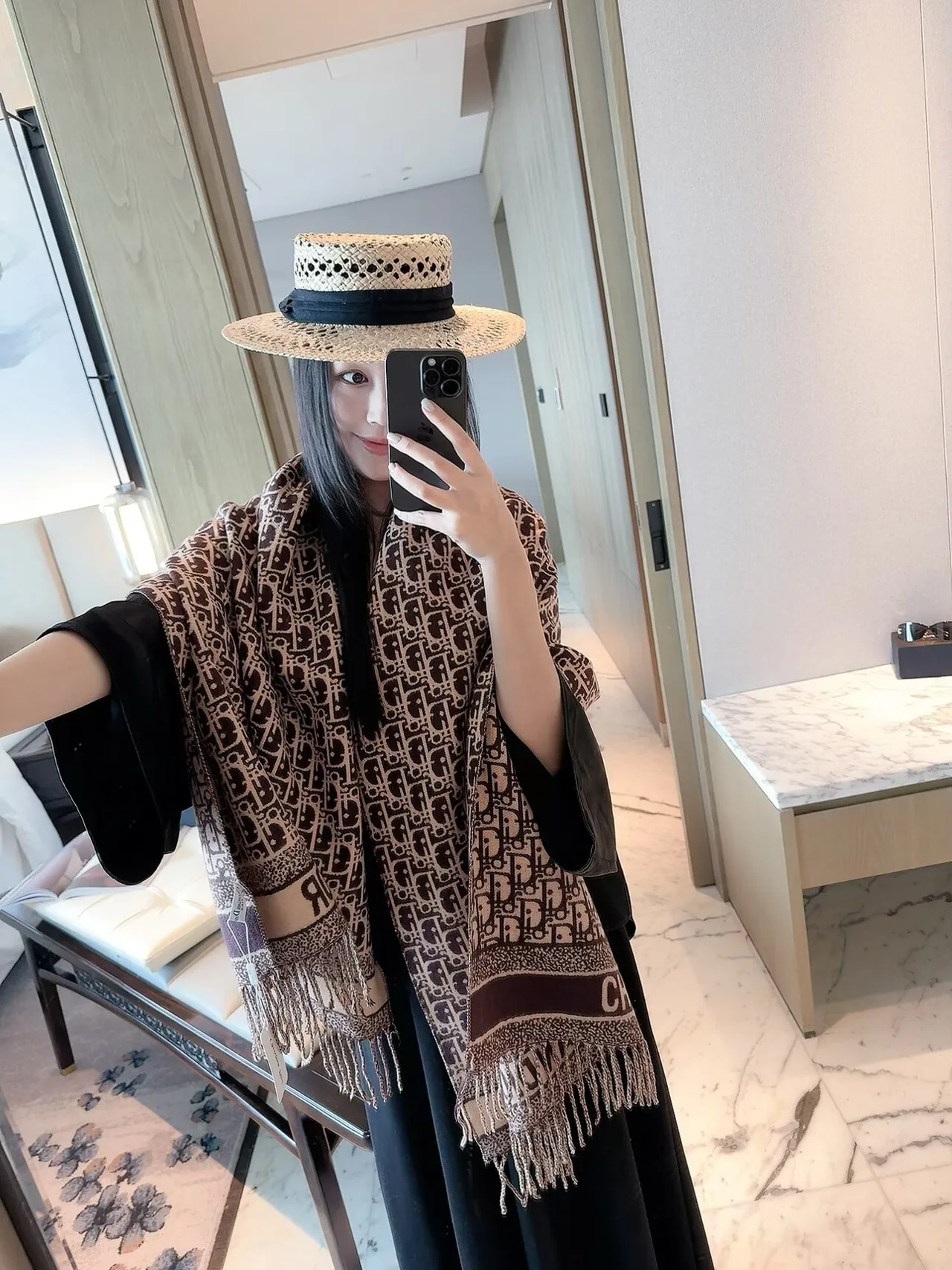 Dior Cashmere Scarf in Beige · view 4