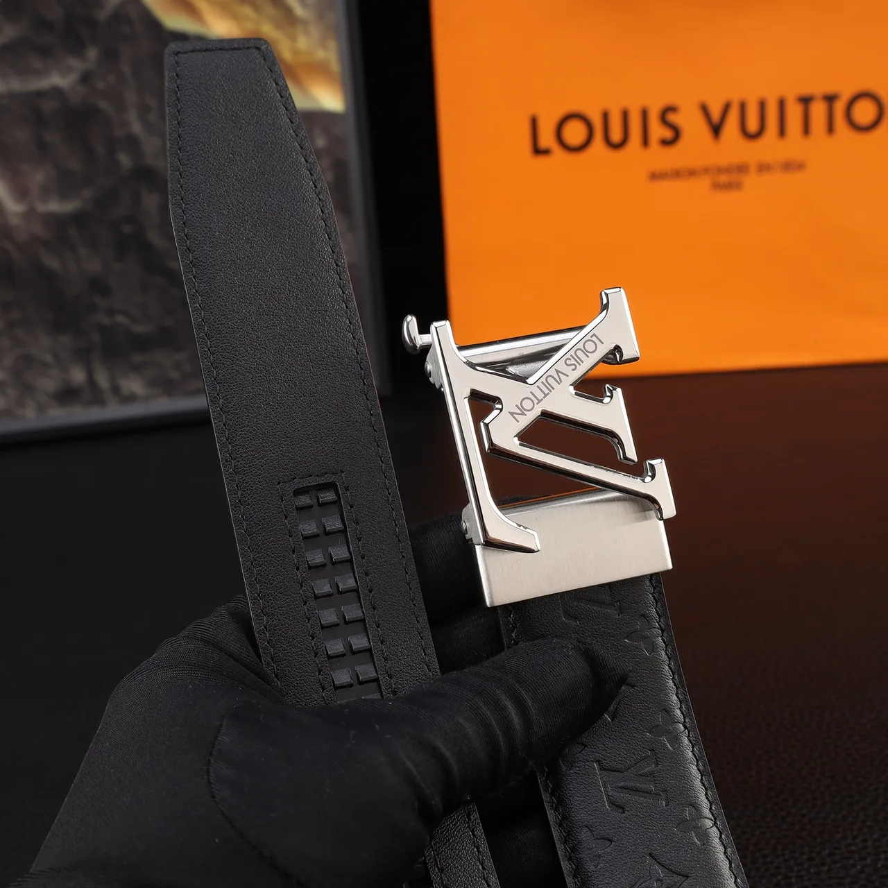 Louis Vuitton Belt in Black · view 6