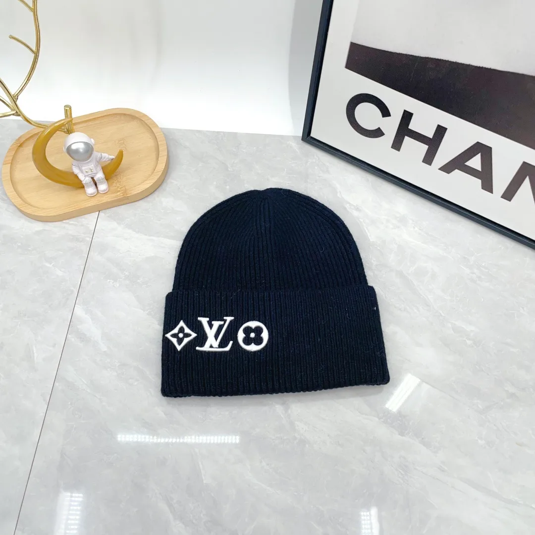 Louis Vuitton Beanie in Black · view 1