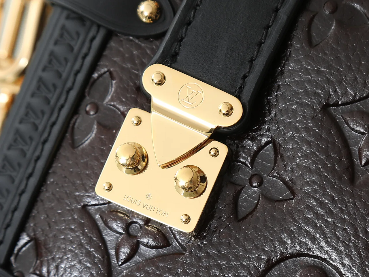 Louis Vuitton Leather Handbag in Brown · view 6