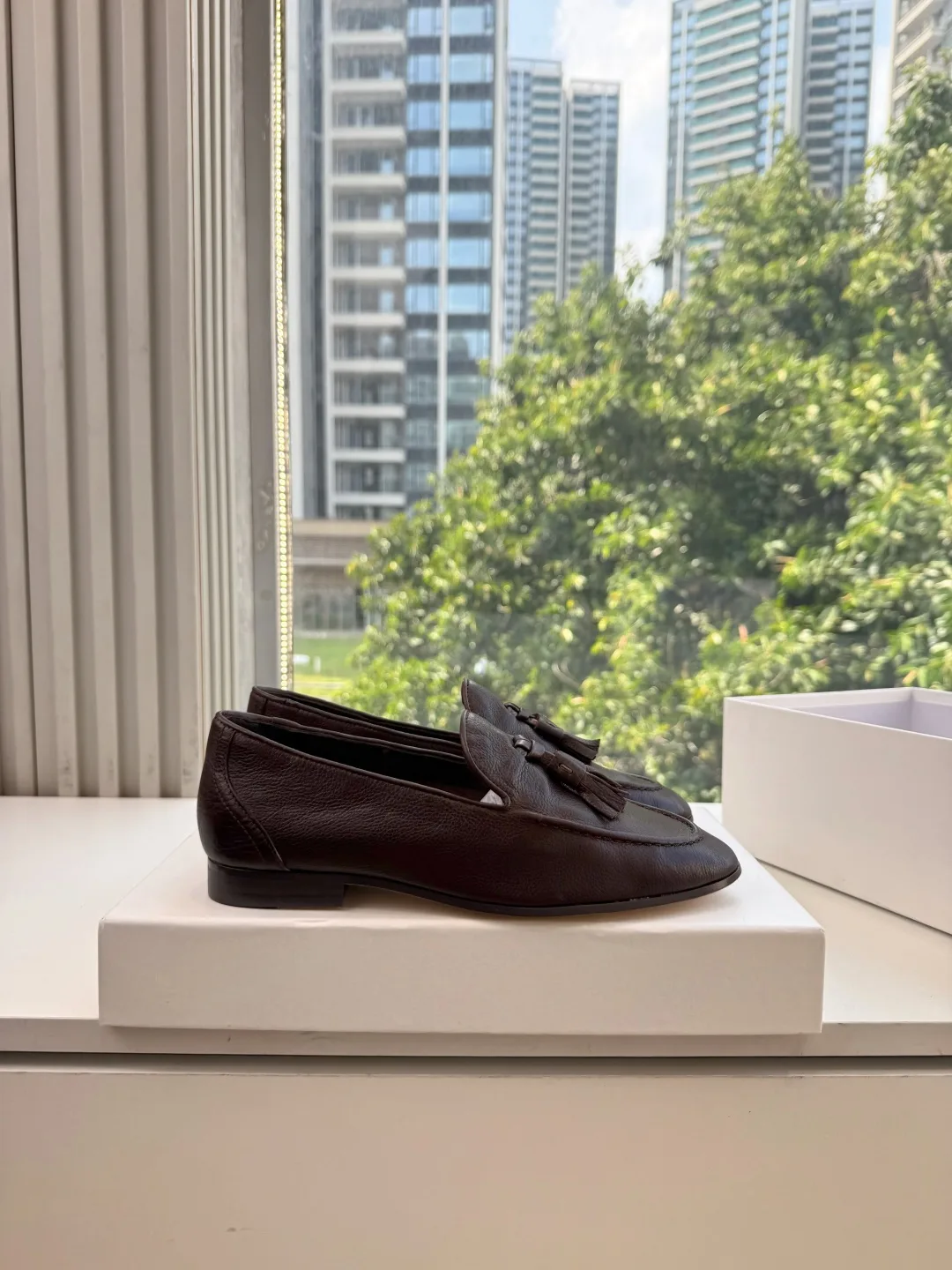 The Row Cowhide Glossy Round-Toe Tassel Loafers in Brown · view 5