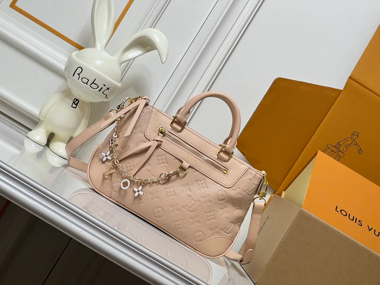 Louis Vuitton Leather Tote in Pink · view 1