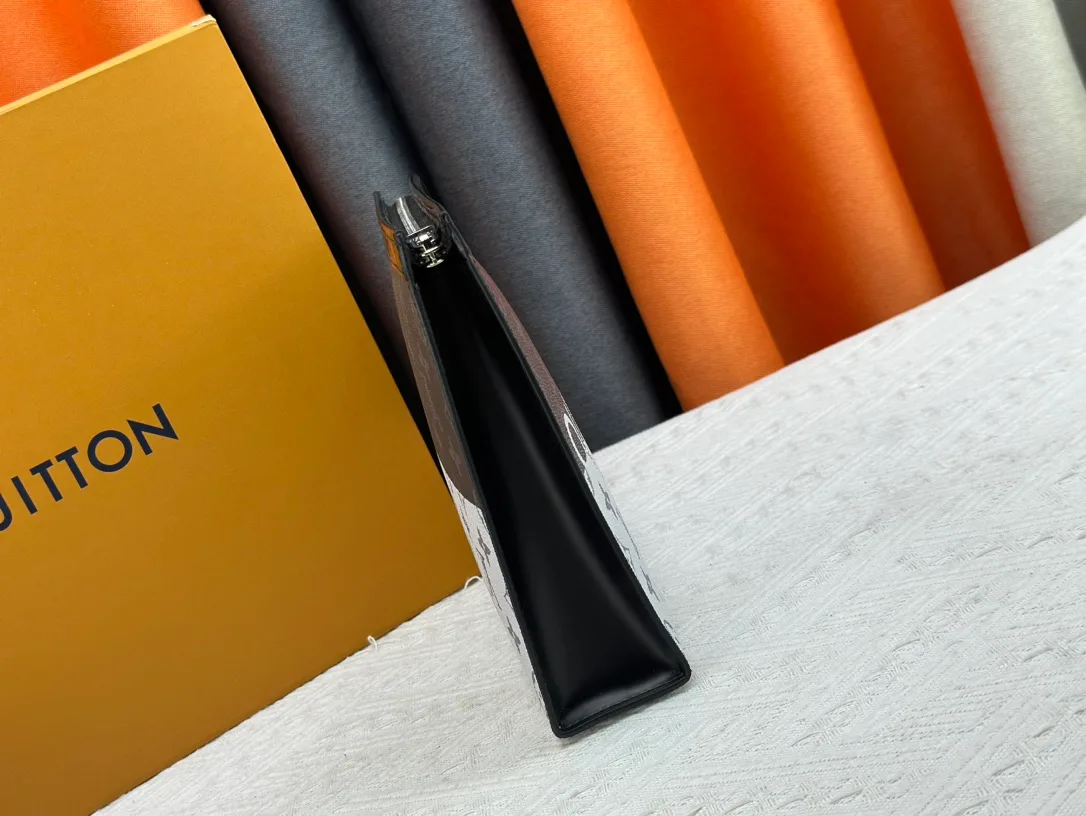 Louis Vuitton Canvas Monogram Clutch in Black · view 5