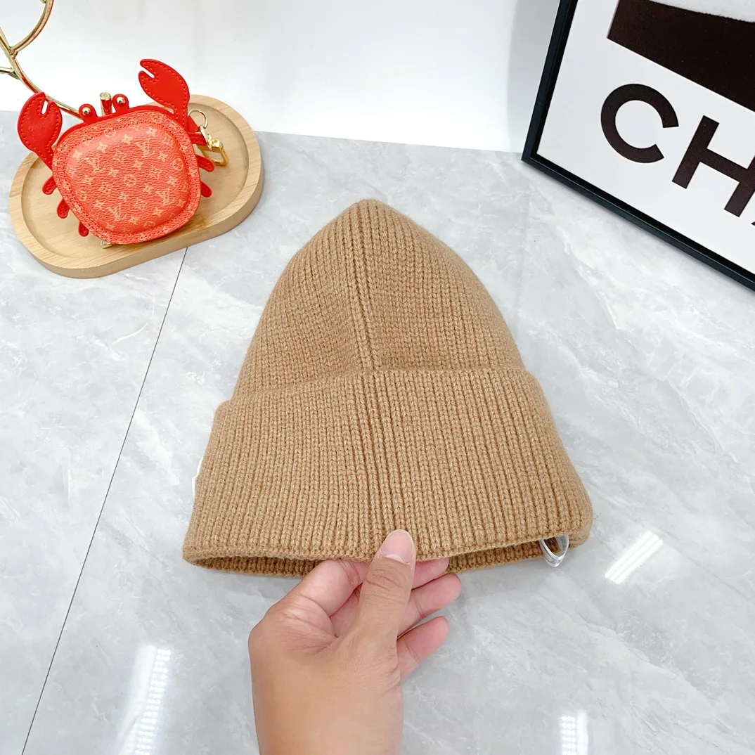 Moncler Wool Hat and scarf knit set in Tan · view 7