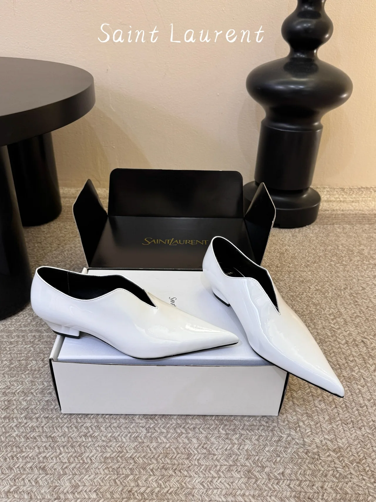 Saint Laurent Patent Leather Glossy Pointed-Toe Pointed Heel Pumps in White · view 5
