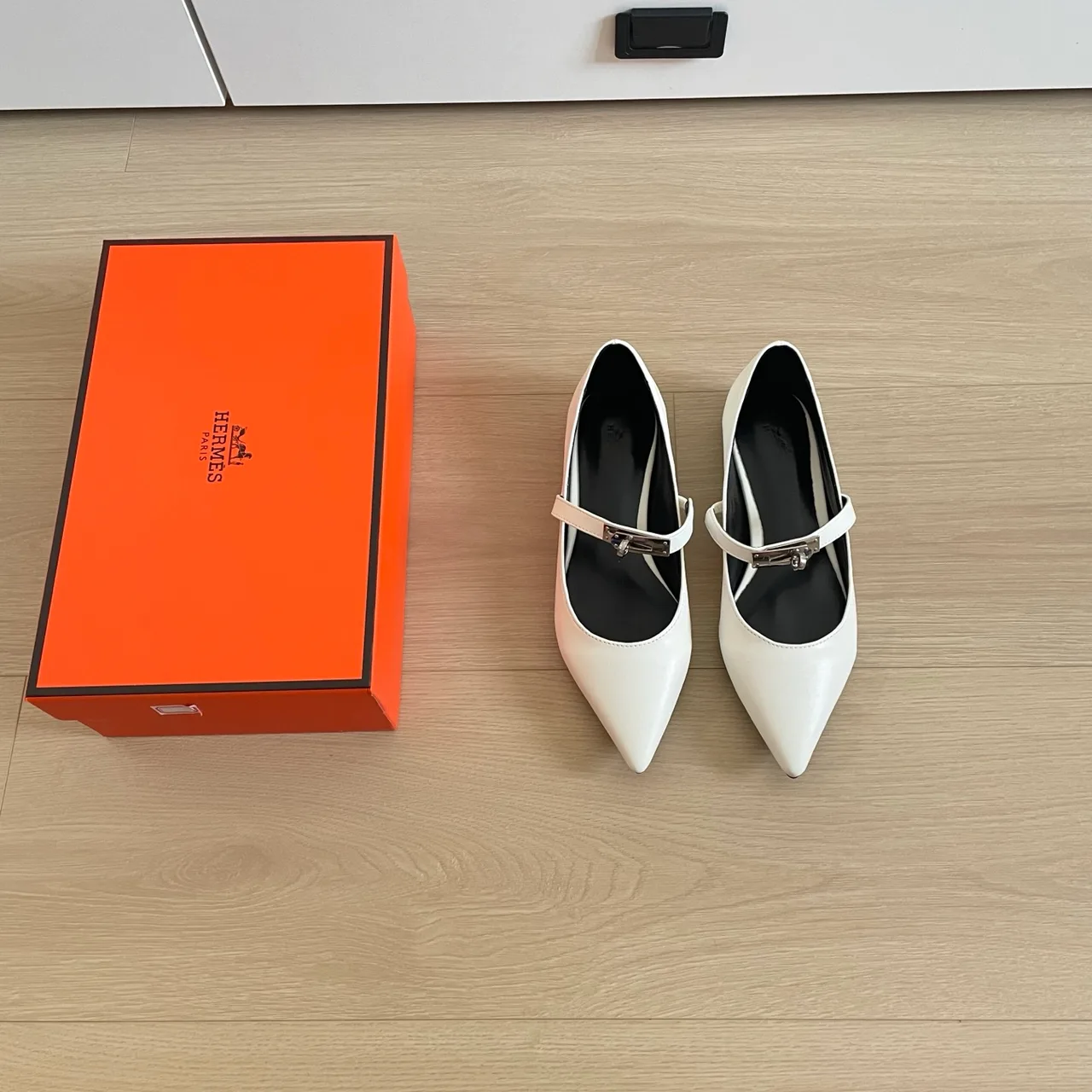 Hermes Leather H-Strap Pointed Pumps in White · view 1