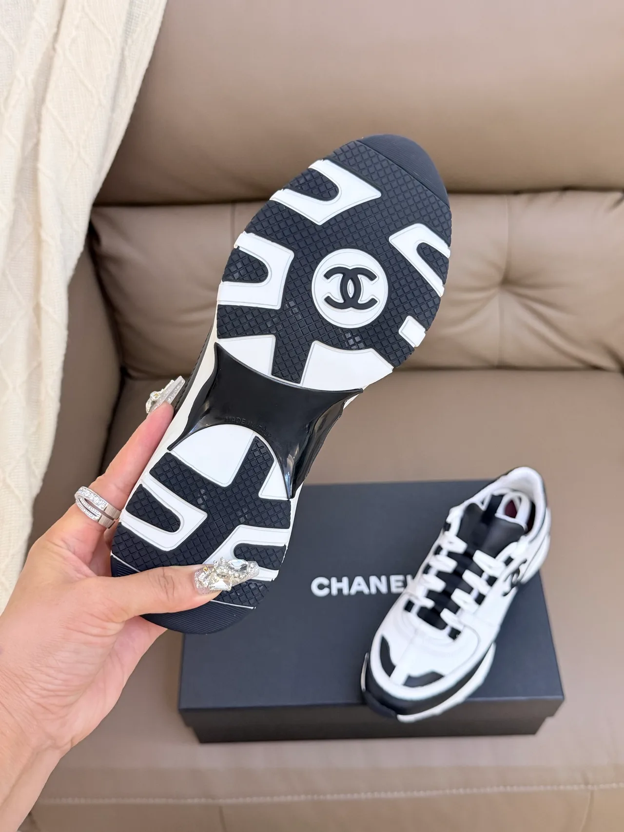 Chanel Cowhide Sheepskin Sneakers in White · view 8