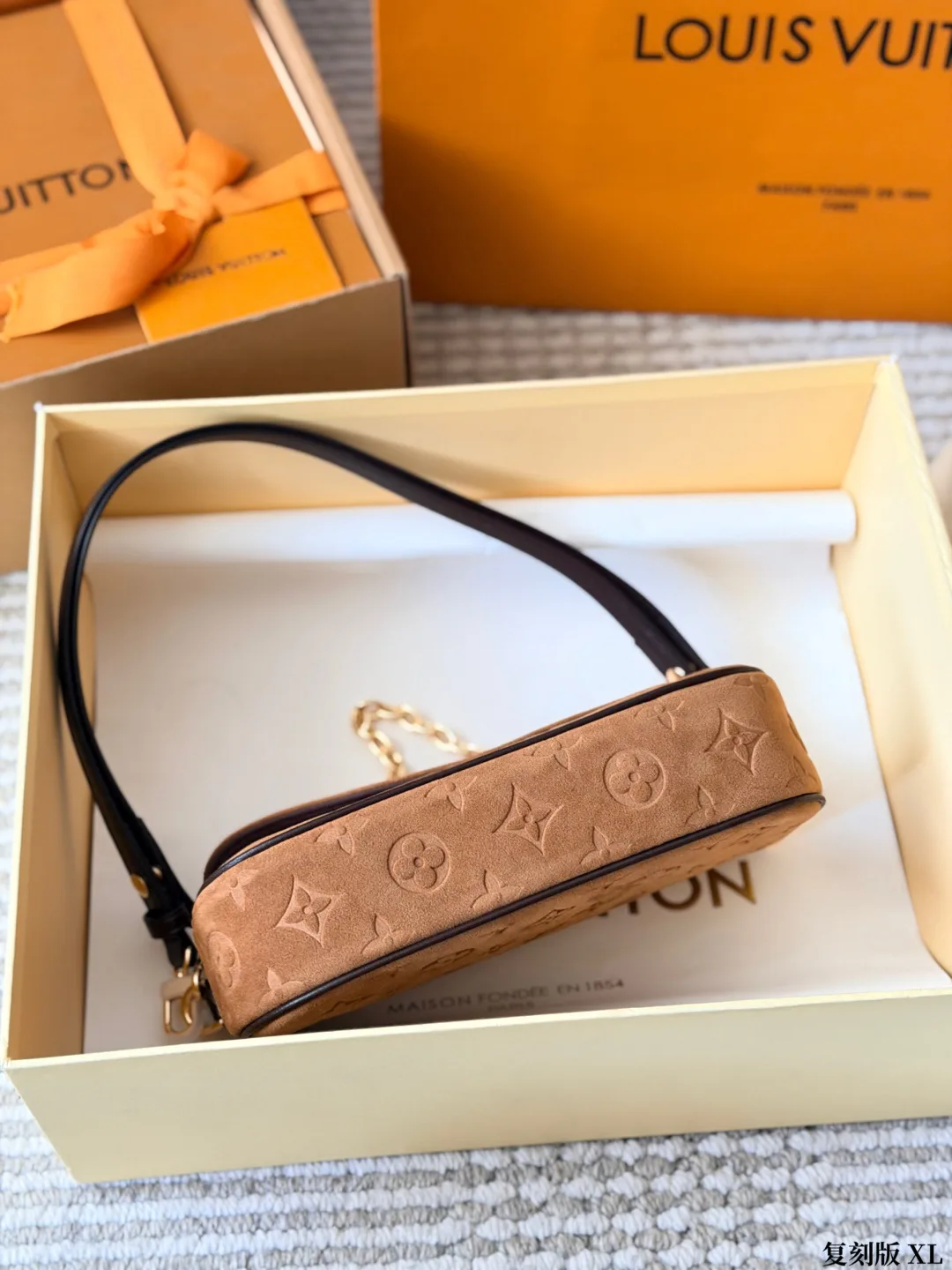 Louis Vuitton Suede Clutch in Tan · view 5