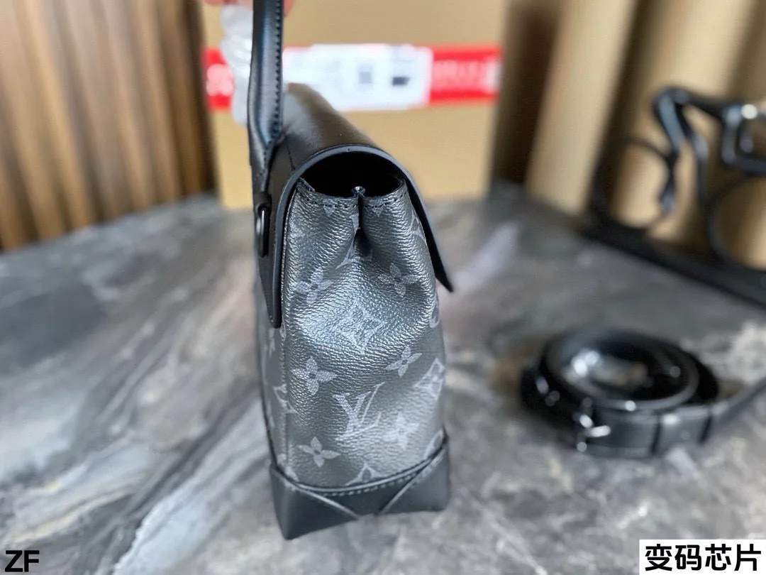 Louis Vuitton Top-Handle Bag in Black · view 5