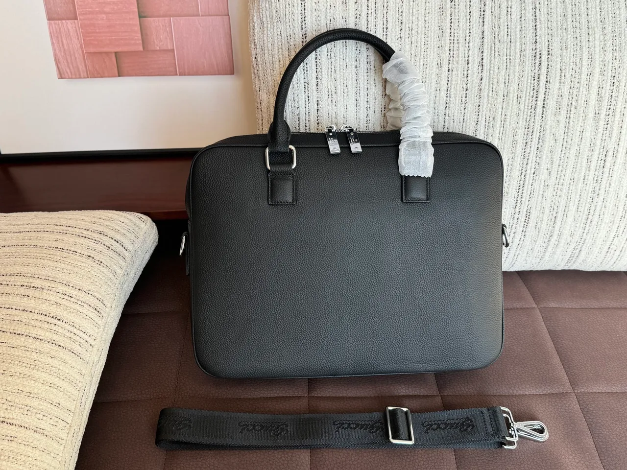 Gucci Cowhide Quilted Crossbody Bag in Black · view 2