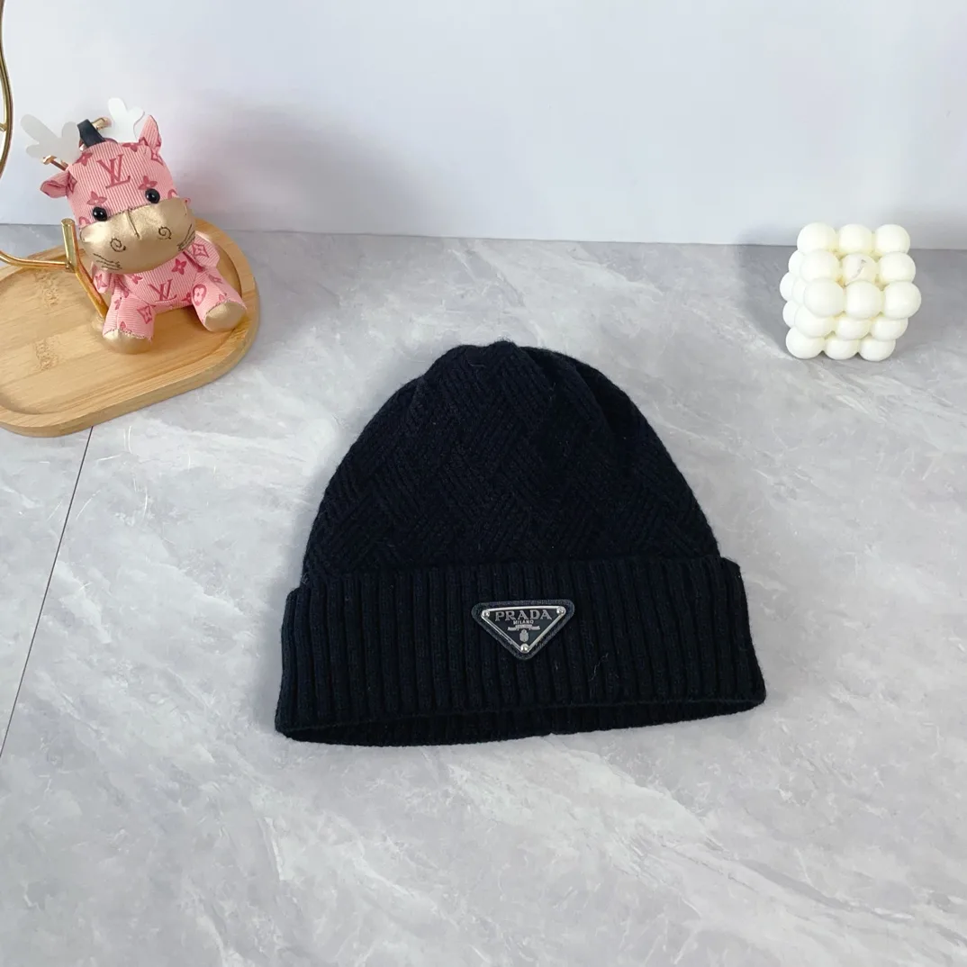 Prada Wool Hat and scarf knit set in Black · view 6