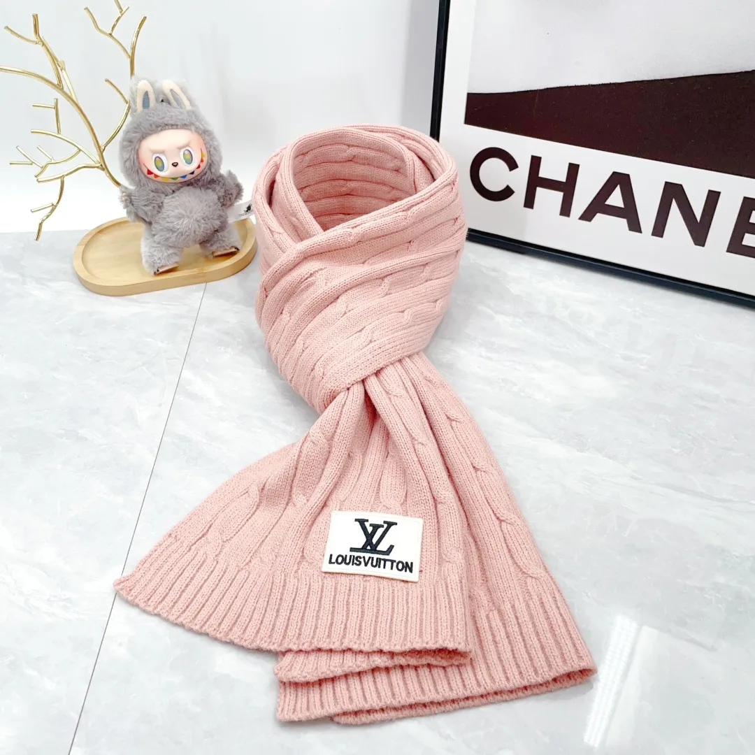 Louis Vuitton Wool Pom-Pom Hat and Scarf Set in Pink · view 8