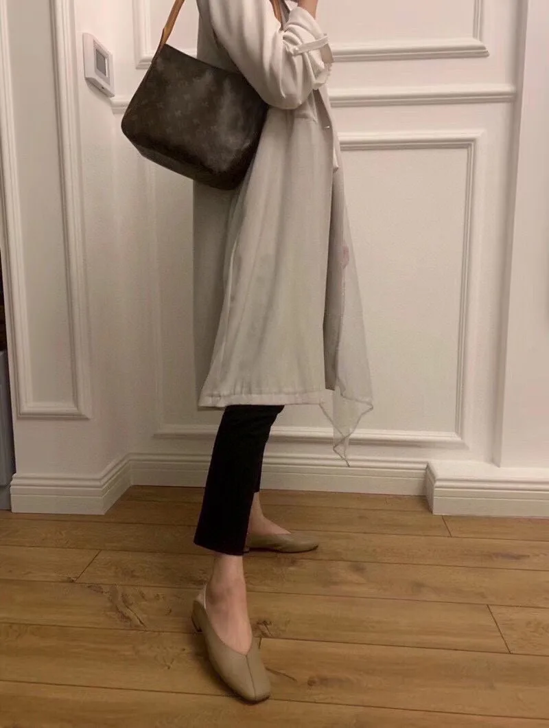 Louis Vuitton Glossy Looping Shoulder Bag in Brown · view 8