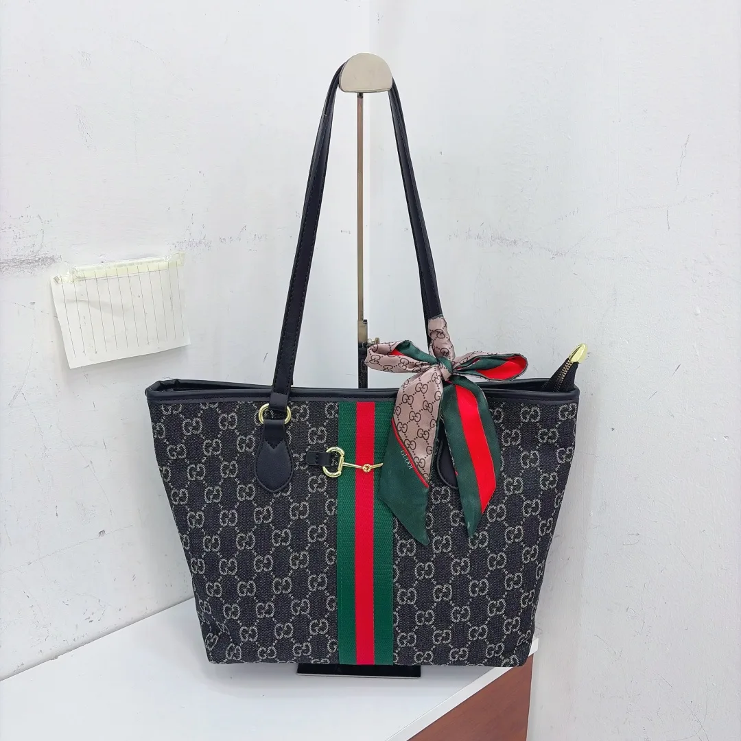 Gucci Web Tote in Black & Beige · view 1