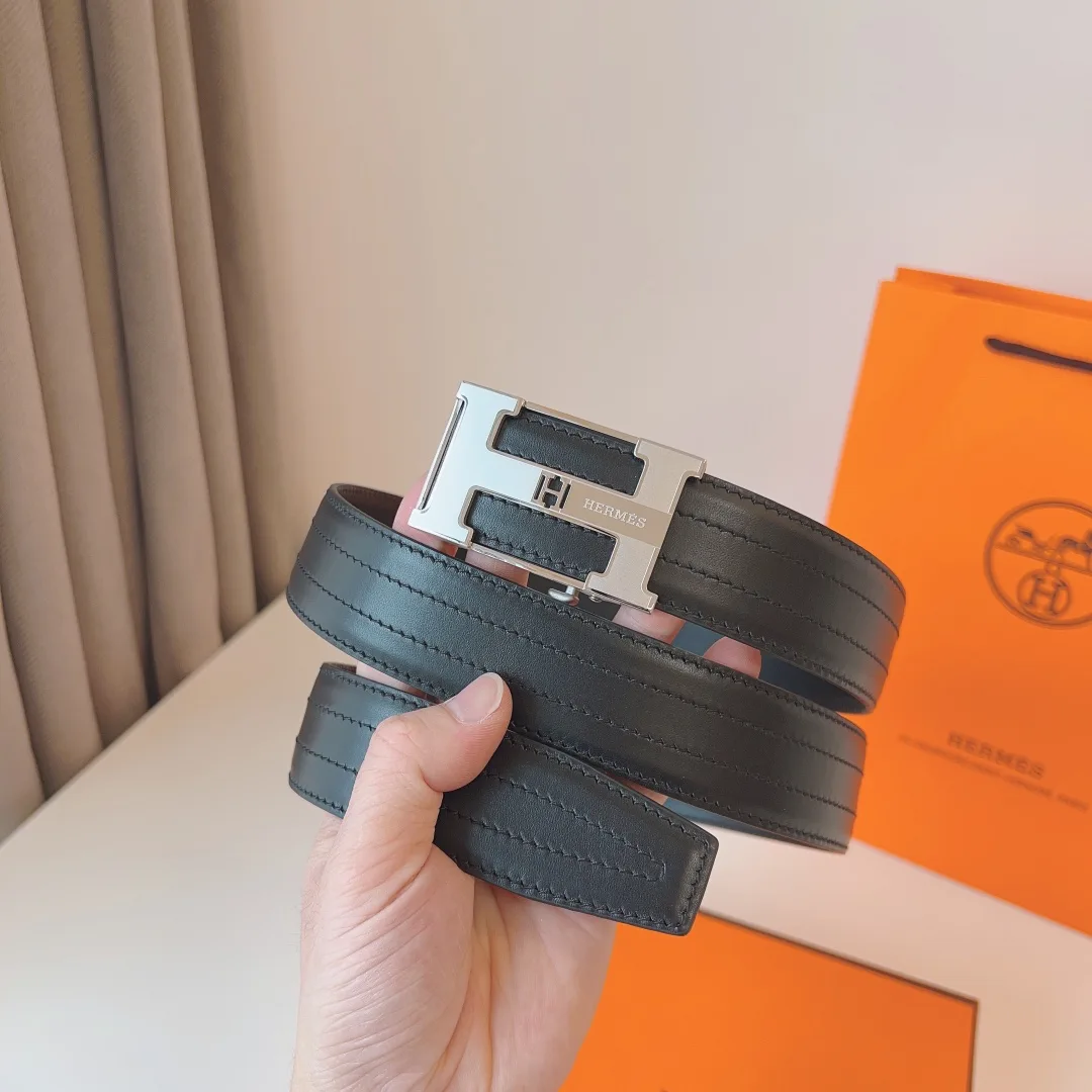 Hermes Glossy Belt in Black · view 3