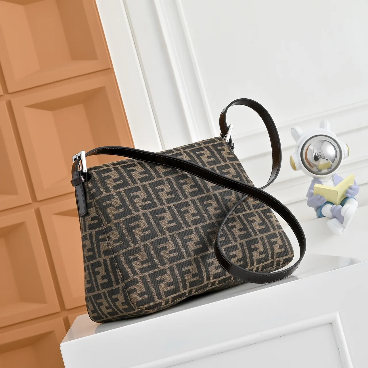 Fendi Baguette Woven Shoulder Bag in Brown · view 3
