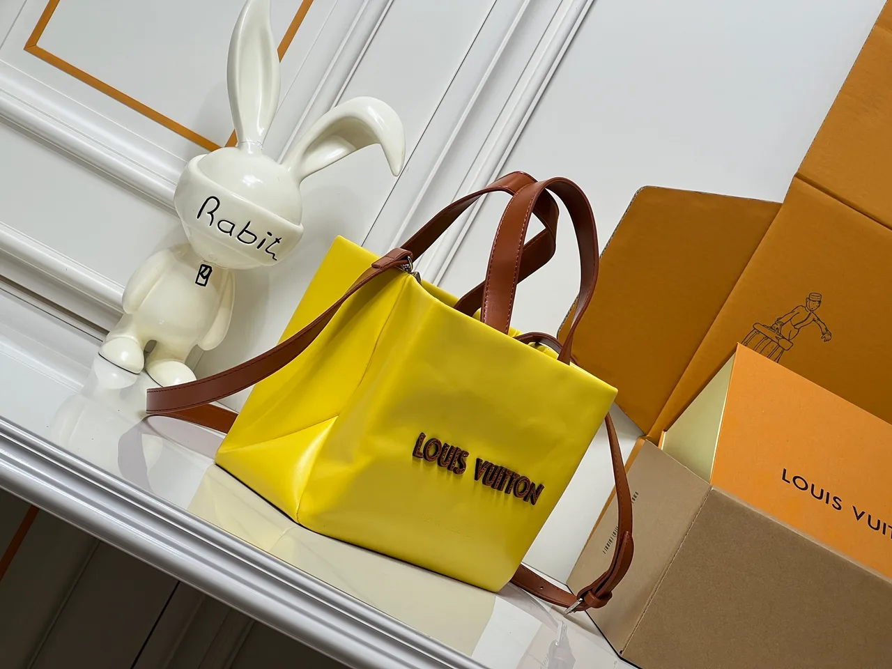 Louis Vuitton Cowhide Glossy Tote in Yellow · view 2