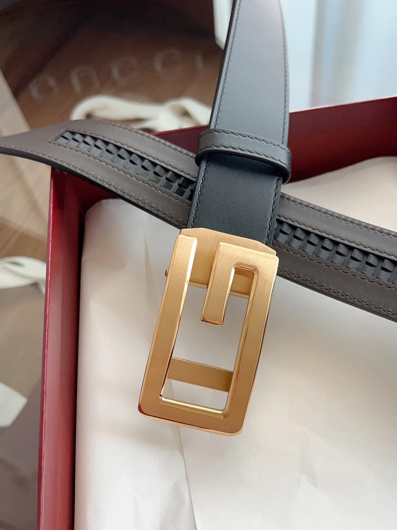 Gucci Cowhide Glossy Automatic Belt in Black · view 6