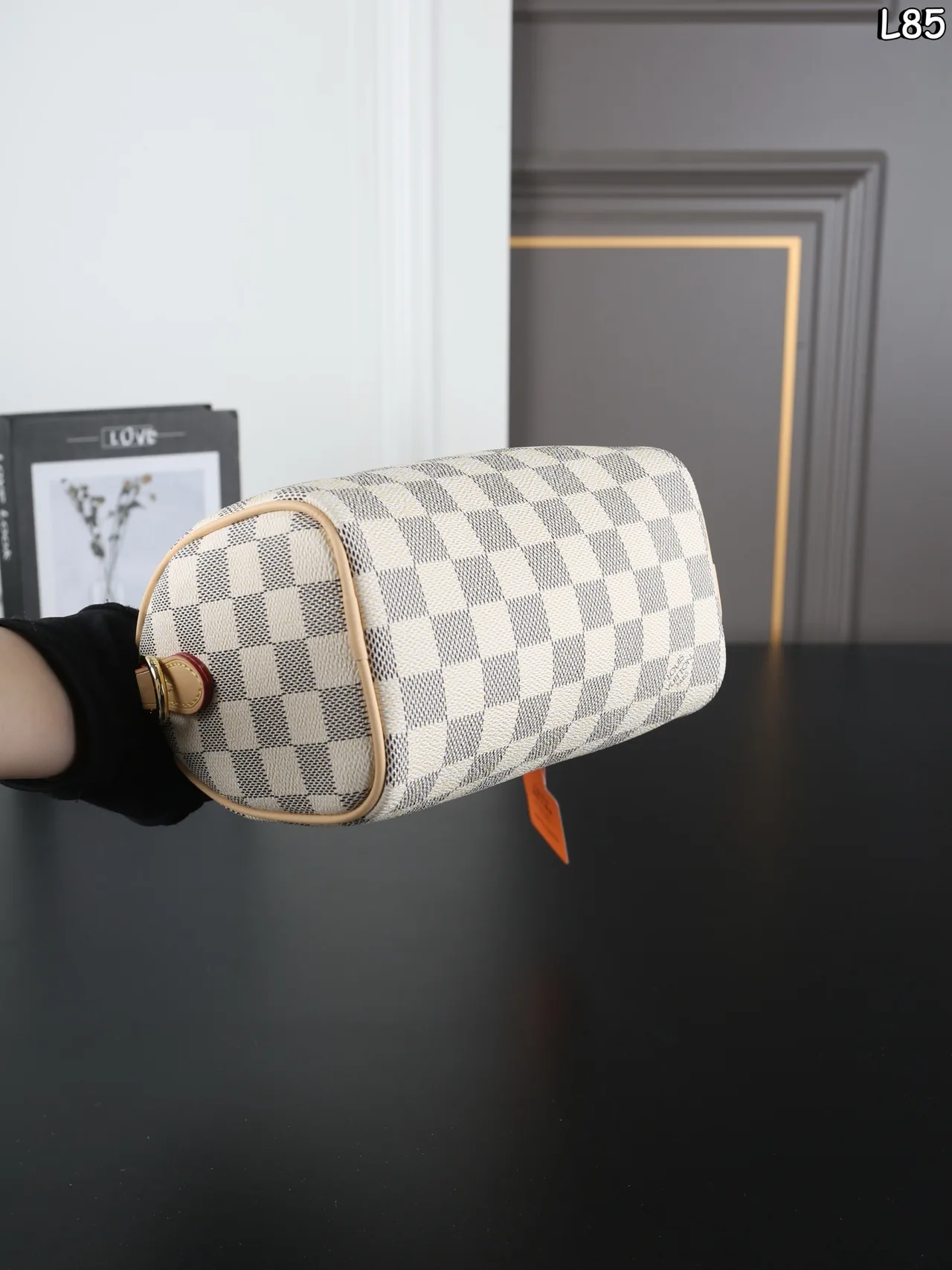 Louis Vuitton Pillow Top-Handle Bag in White · view 6