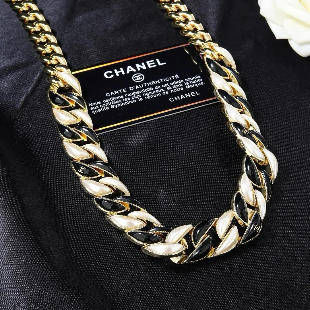 Chanel Glossy Chain Belt in Gold · view 1