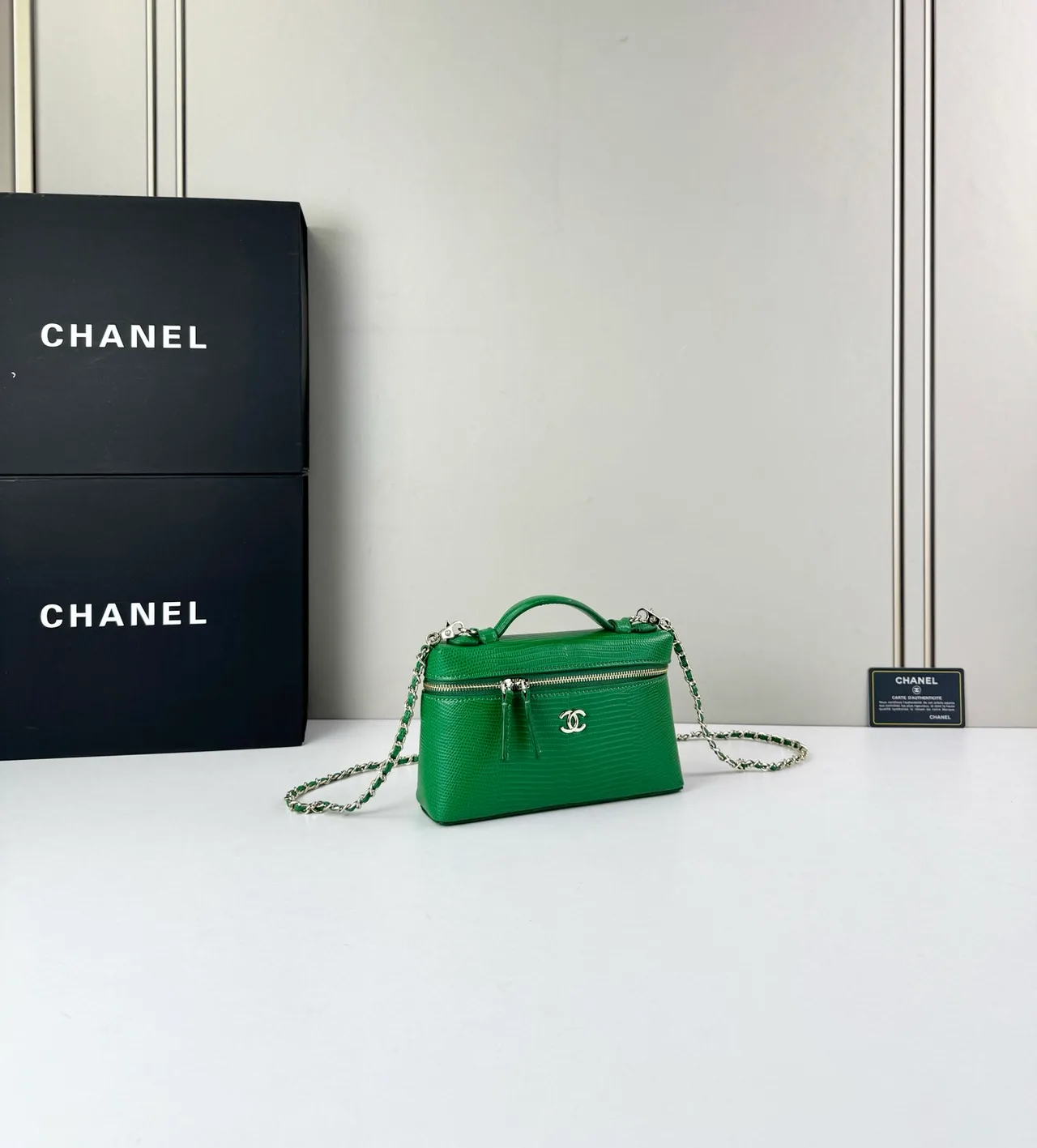 Chanel Cowhide Textured Chain-Strap Vanity Bag in Green · view 1