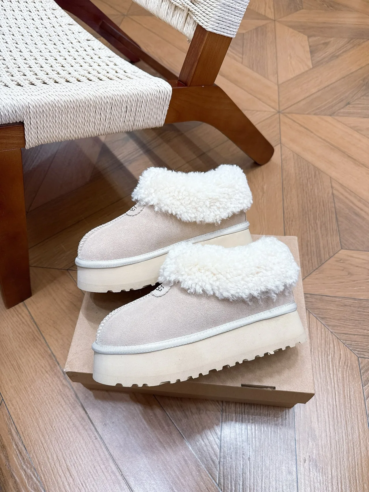 UGG Cowhide Wool Smooth Slippers in Beige · view 3