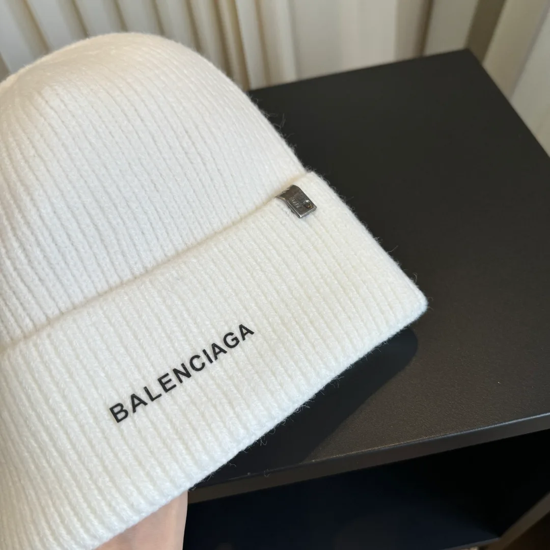 Balenciaga Beanie in White · view 5
