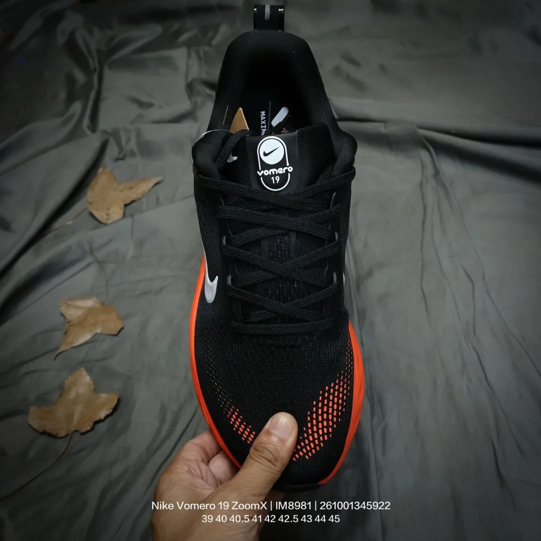 Nike Sneakers in Black · view 3