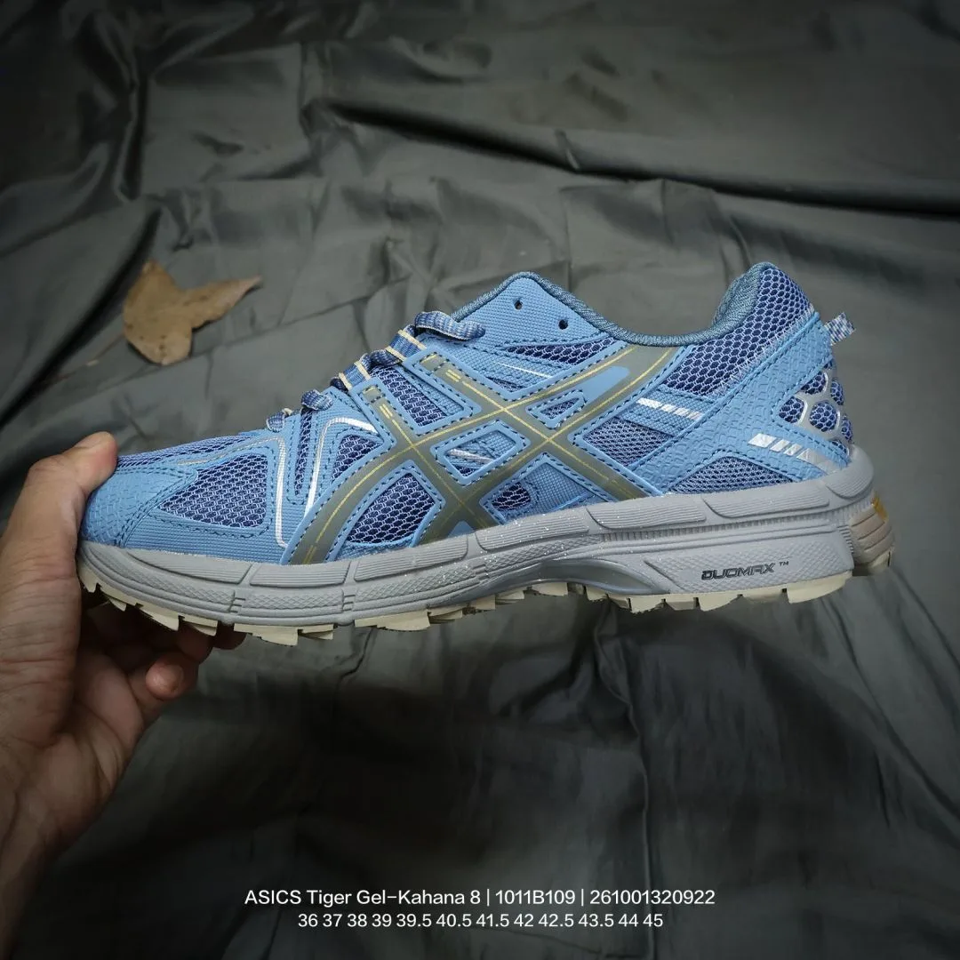 ASICS Sneakers in Blue · view 3