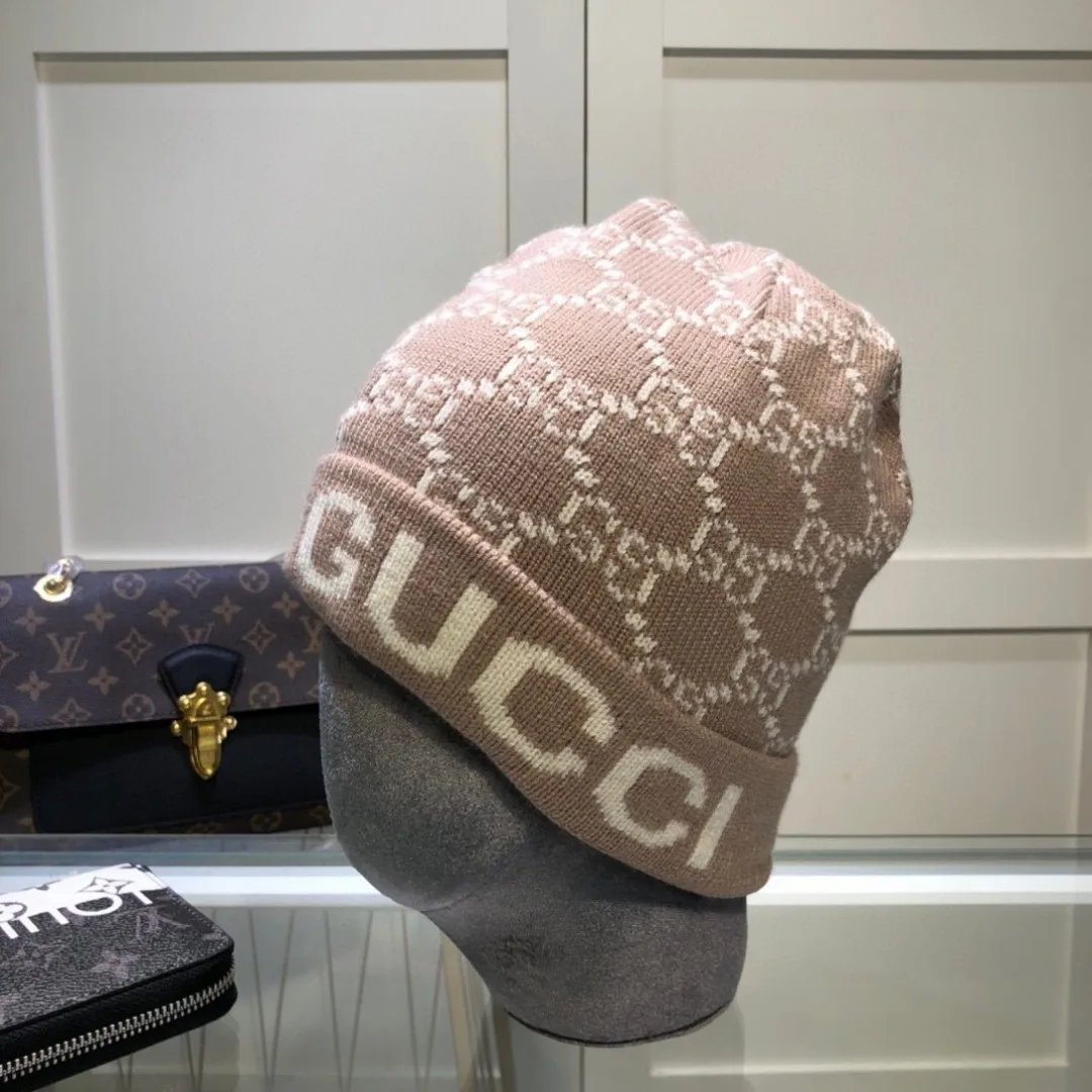 Gucci Beanie in Black & Beige & Pink & Brown · view 5