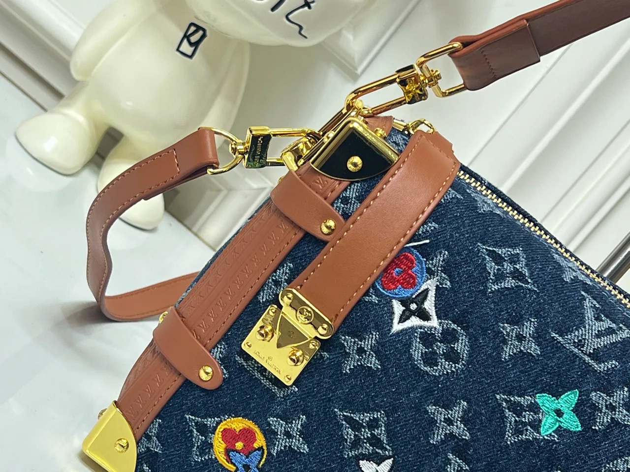 Louis Vuitton Cowhide Canvas Handbag in Blue · view 6