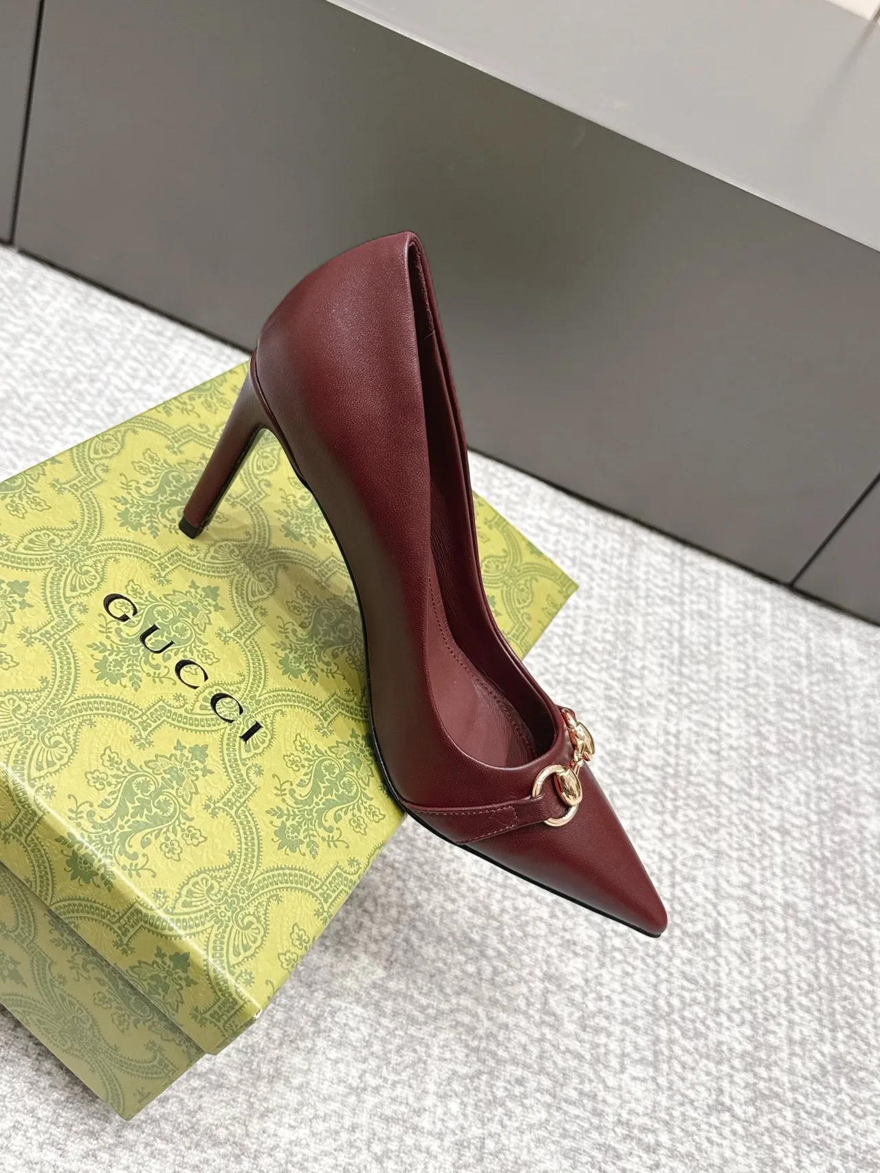 Gucci Sheepskin Horsebit Heel Pumps in Burgundy · view 5