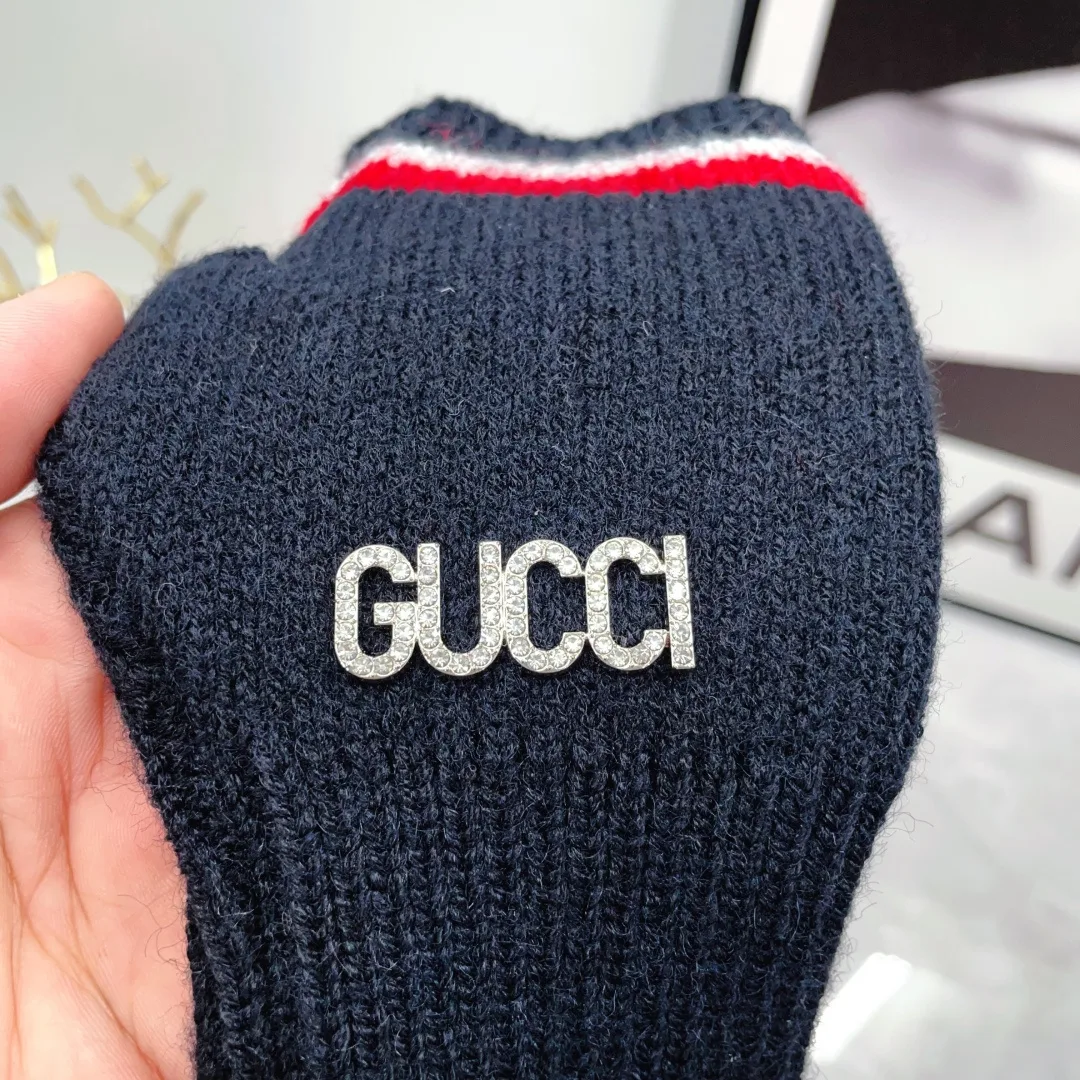Gucci Wool Ribbed Striped Hat Scarf and Gloves Set in Blue · view 8