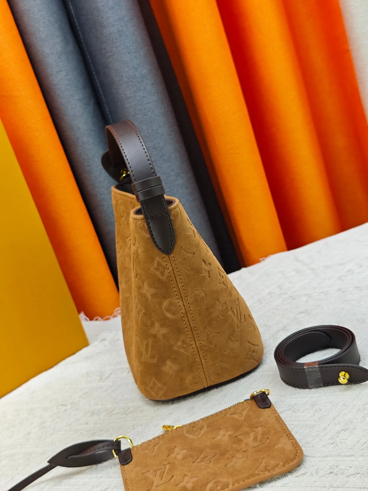 Louis Vuitton Cowhide Smooth Hobo Bag in Tan · view 3