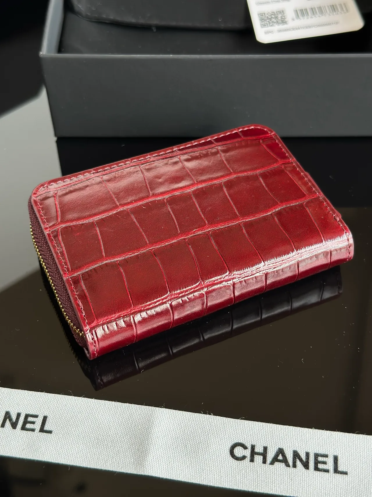 Chanel Wallet in Burgundy · view 6