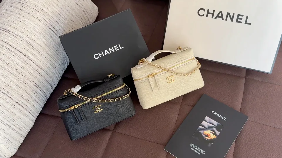 Chanel LP Vanity Case in Black / White / Beige · view 4