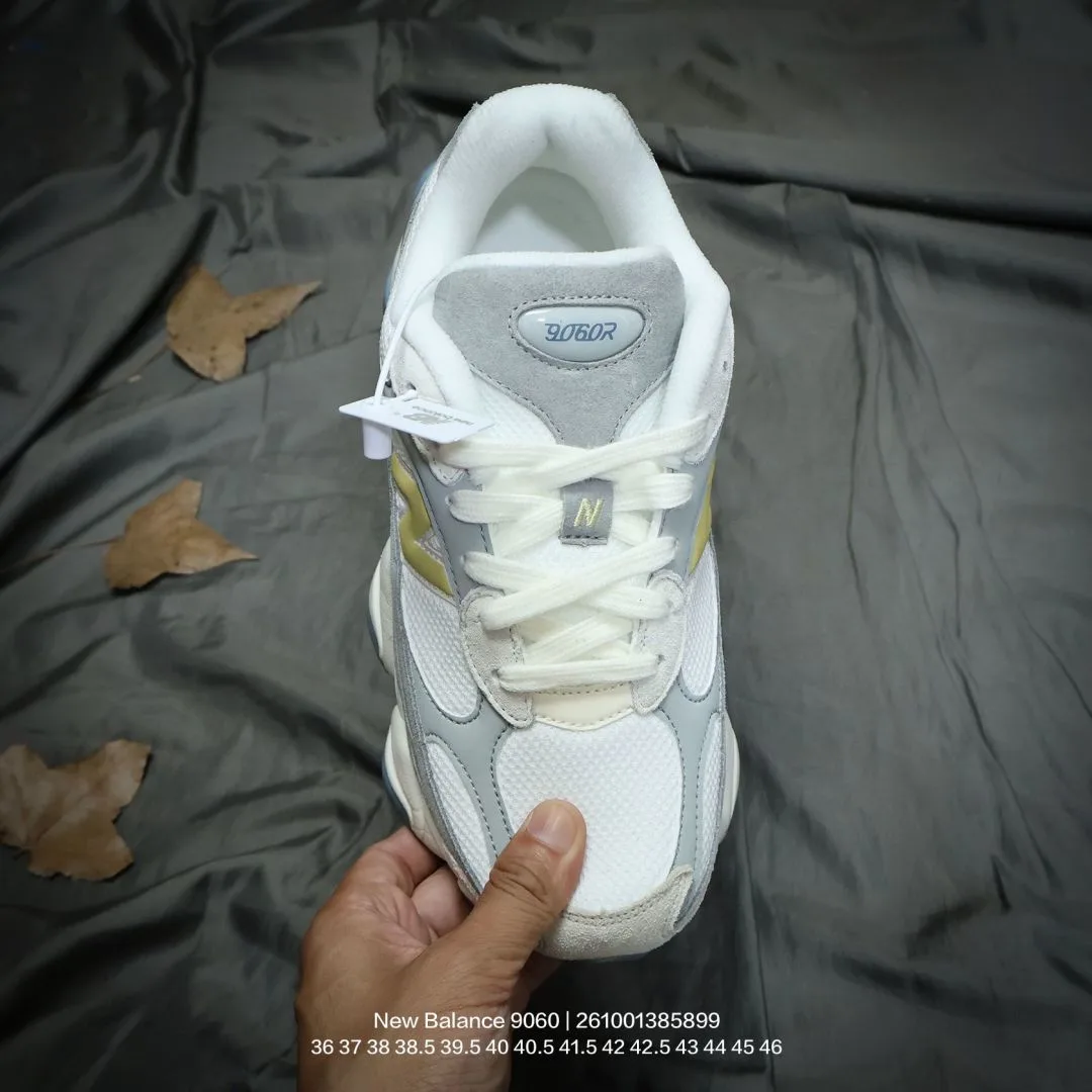 New Balance Sneakers in Grey · view 2
