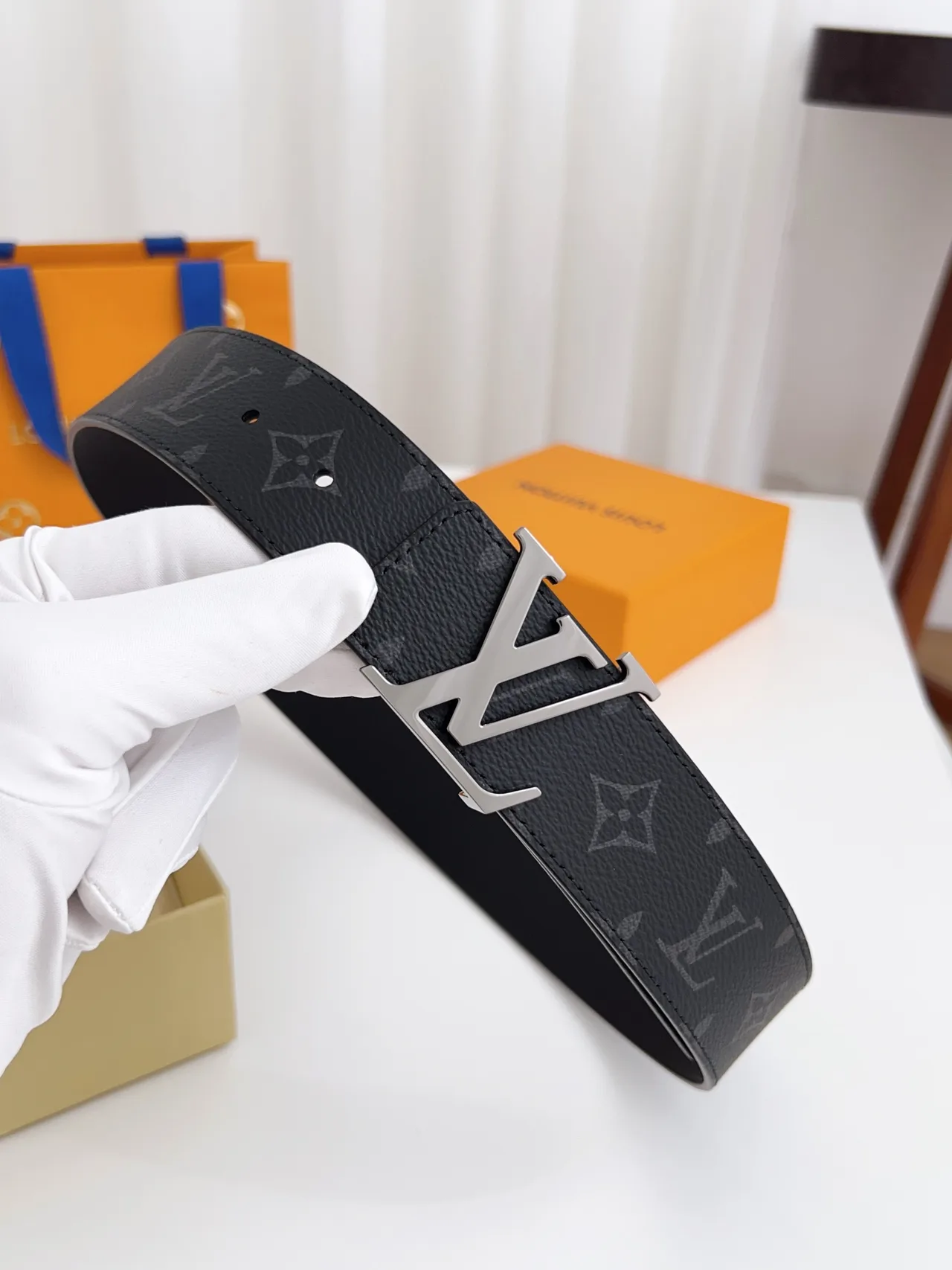 Louis Vuitton Calfskin Smooth Belt in Black · view 4