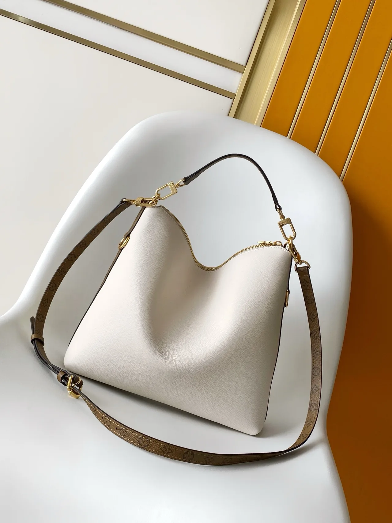 Louis Vuitton Cowhide Canvas Hobo Bag in White · view 3